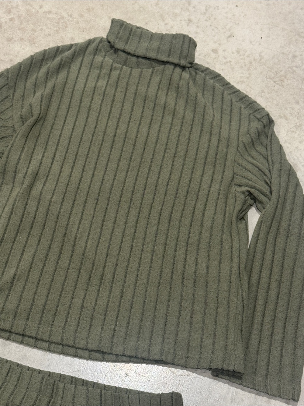Apple Olive Ribbed Knit Set - Picture 3 of 5
